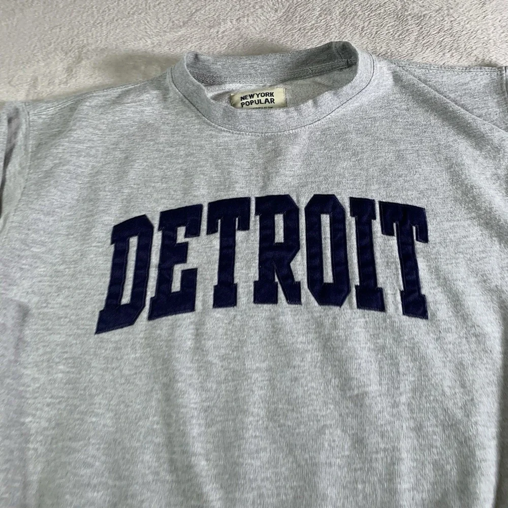 New York Popular Detroit Sweatshirt Mens Medium Gray Crewneck Fleece‎ Top M - Picture 2 of 11